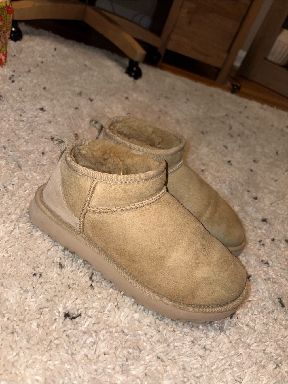 UGG classic mini mustard size 7